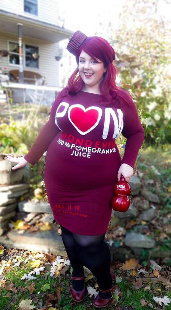 Plumper in a slutty halloween costume